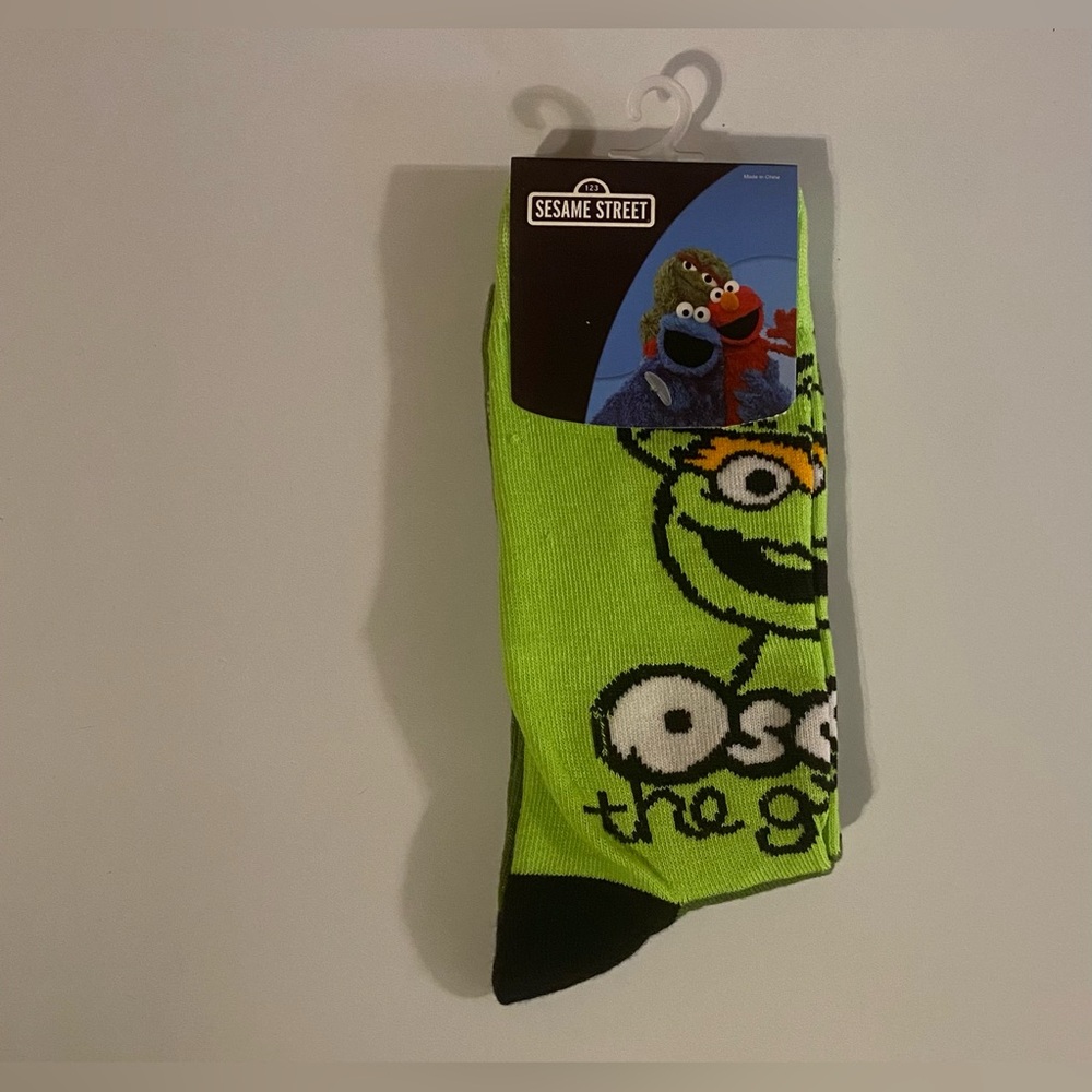 🔴Fun Novelty Socks Featuring Oscar